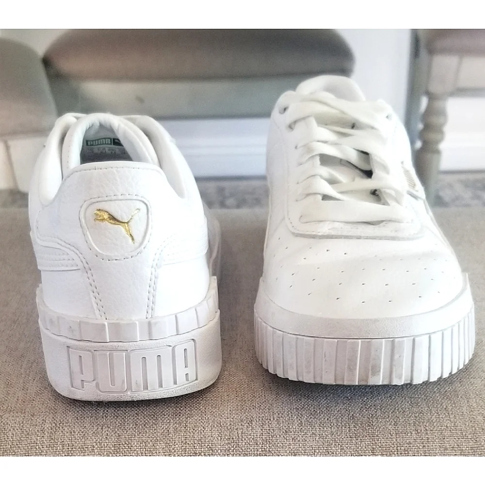 Women's Sneakers - Picture 3 of 4